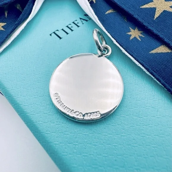 Tiffany & Co. Letter Y Round Tag Initial Charm in Sterling Silver with Pouch - Picture 5 of 8